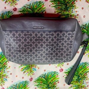 Coach large wristlet bag in excellent condition